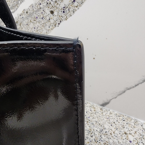 MARC JACOBS Mini Grind Patent Crossbody Tote In Black - Picture 13 of 15